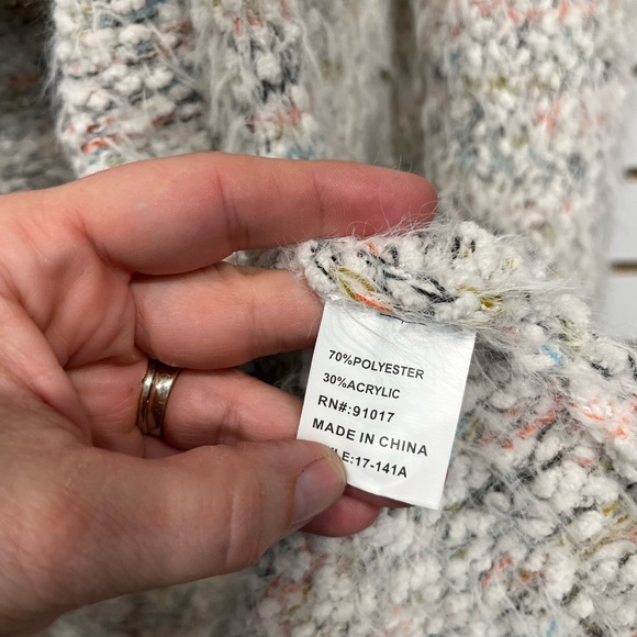 Solitaire cardigan size large - Picture 6 of 10